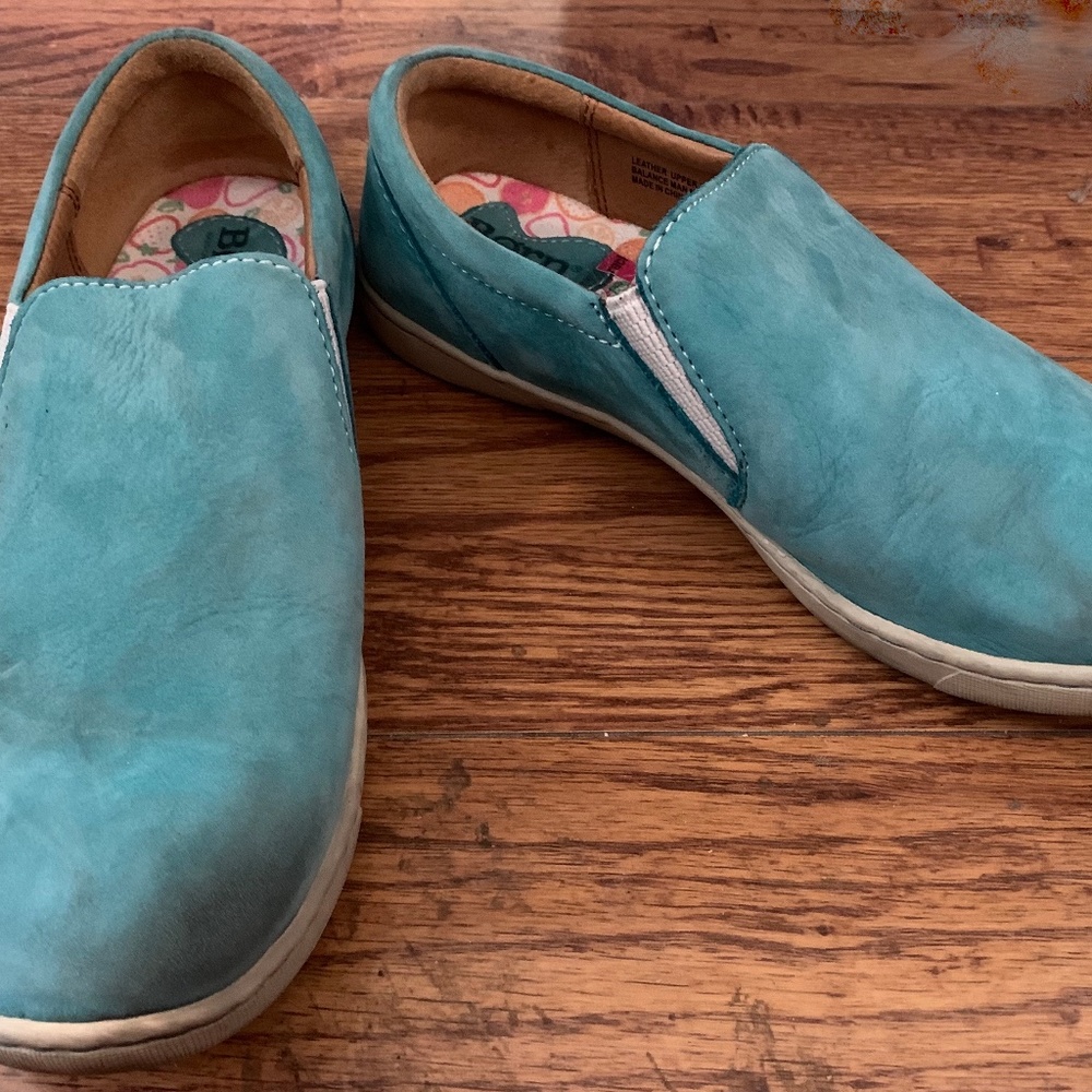 TURQUOISE BLUE SUEDE BORN LOAFERS SIZE 8 SLIP ON FLORAL INTERIOR